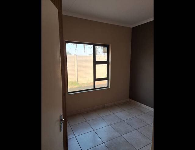 3 BEDROOM TOWNHOUSE FOR SALE IN RIVERSDALE